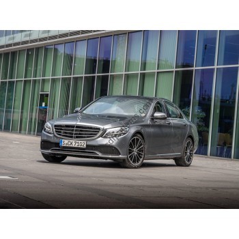 Mercedes-Benz C-class sedan 2019 - the pattern of the interior