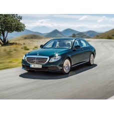 Mercedes-Benz E-Class (2017) - the pattern of the interior