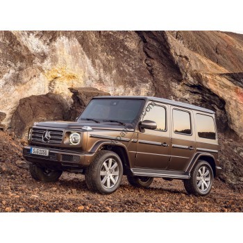 Mercedes-Benz G-Class 2019 - the pattern of the interior