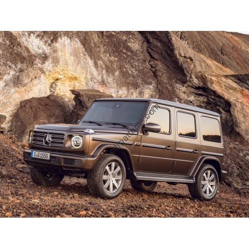 Mercedes-Benz G-Class 2019 - the pattern of the interior