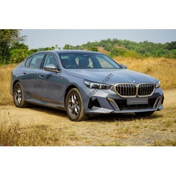 BMW 5 Series LWB Sport (2024 - 2025) - the pattern of the interior