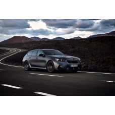 BMW M5 touring 2024 - the pattern of the interior BMW M5 touring 2024 - the pattern of the interior