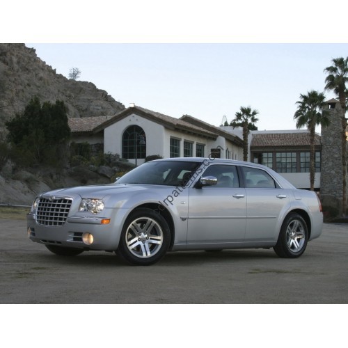 Chrysler 300C 1 generation, LX (01.2004 - 2011) - pattern on the windshield