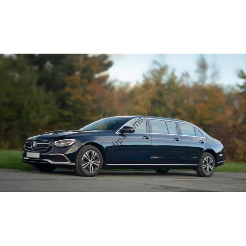 Mercedes Benz E Class limousine 2022 - the pattern of the interior