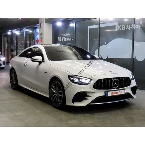 Mercedes Benz E Class Coupe 2022 - the pattern of the interior