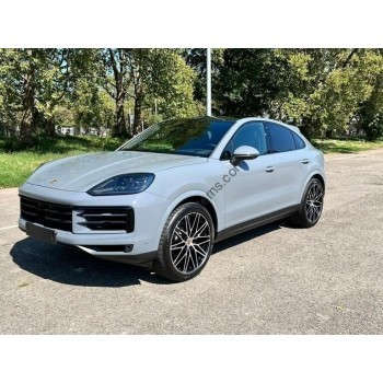 Porsche Cayenne 2023 - the pattern of the interior