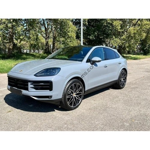 Porsche Cayenne 2023 - the pattern of the interior