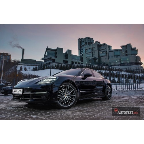 Porsche Panamera 2017 4S - the pattern of the interior