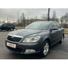 Skoda Octavia 2010 bumper and headlights - pattern for the body